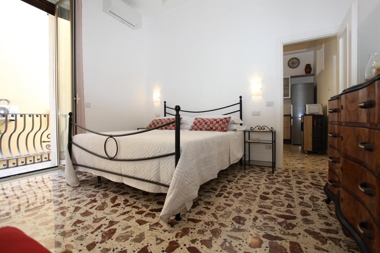 דירות טאורמינה Casa Rosa מראה חיצוני תמונה
